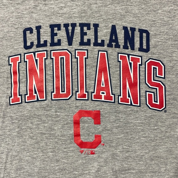 NWOT Cleveland Indians Long Sleeve Shirt - Picture 2 of 5